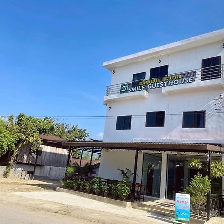 Smile Guesthouse Vangvieng Vang Vieng Exteriér fotografie