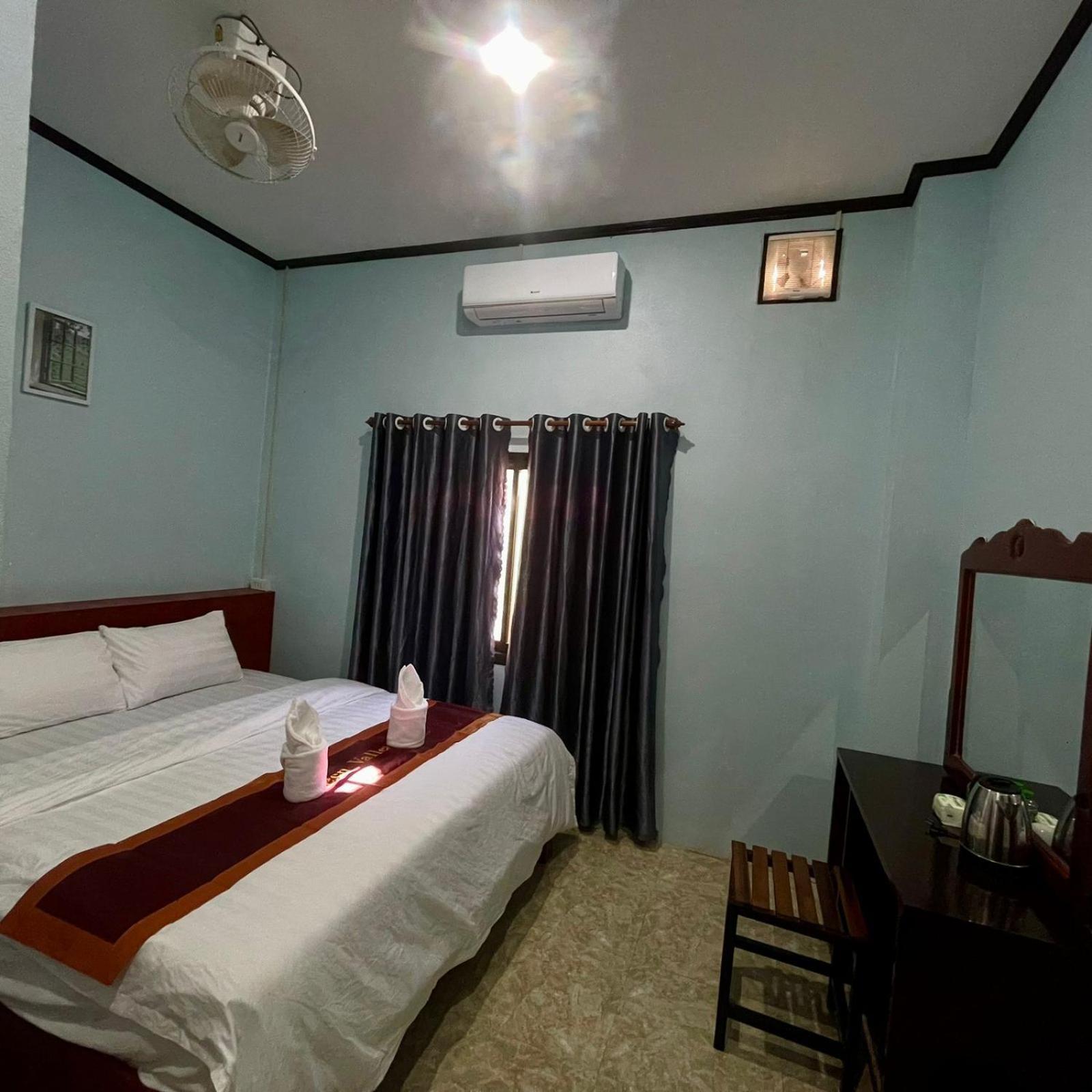 Smile Guesthouse Vangvieng Vang Vieng Exteriér fotografie