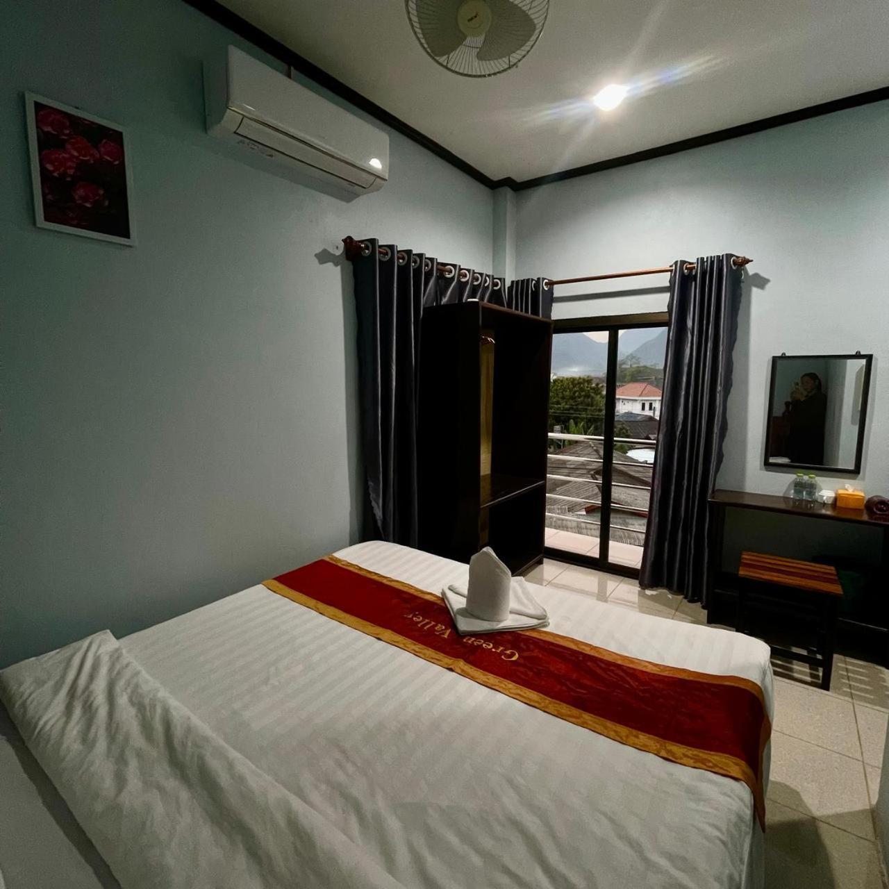 Smile Guesthouse Vangvieng Vang Vieng Exteriér fotografie